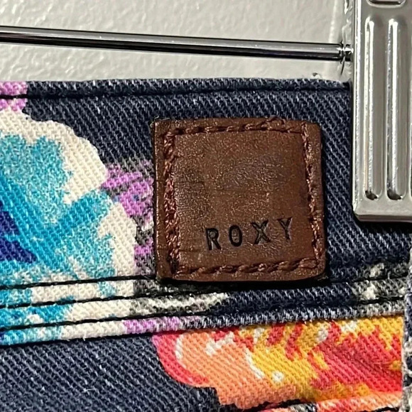 Roxy Denim Floral Print Raw Hem Shorts - Picture 9 of 10